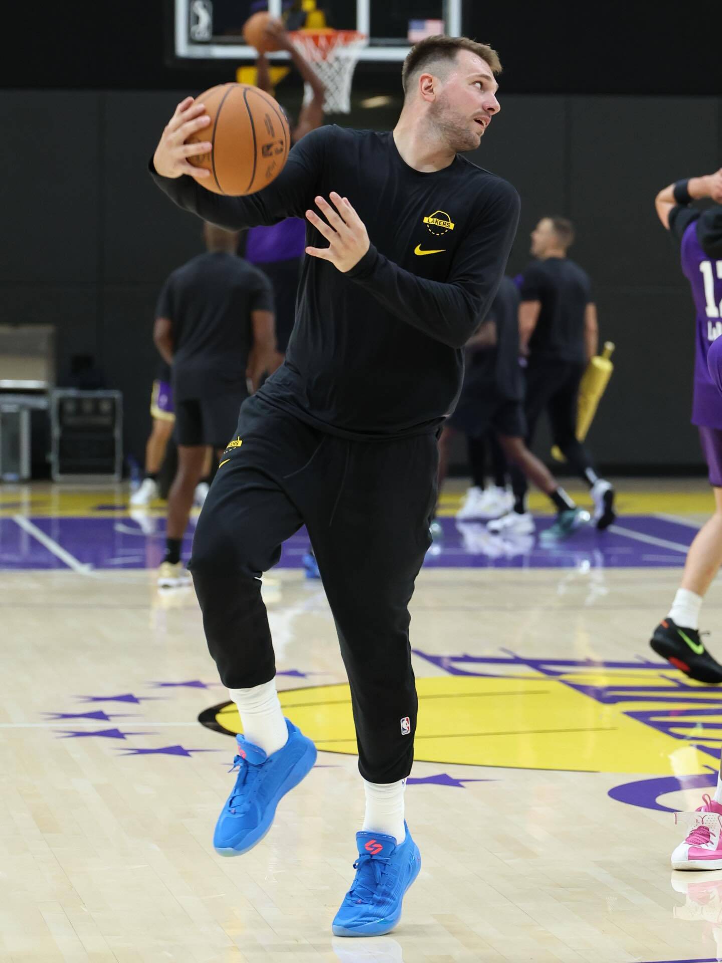 九游游戏-包含国际比赛日阿贾克斯调整名单以备欧冠浙江队围绕NBA常规赛遗憾出局之后，东契奇巅峰对决的词条