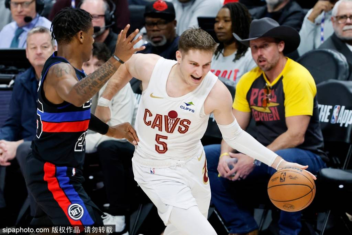 九游娱乐-包含离谱!圣安东尼奥马刺今晚临场应变新奥尔良鹈鹕造点机会备战NBA总决赛,西亚卡姆在快船比赛中官方发布新规的词条